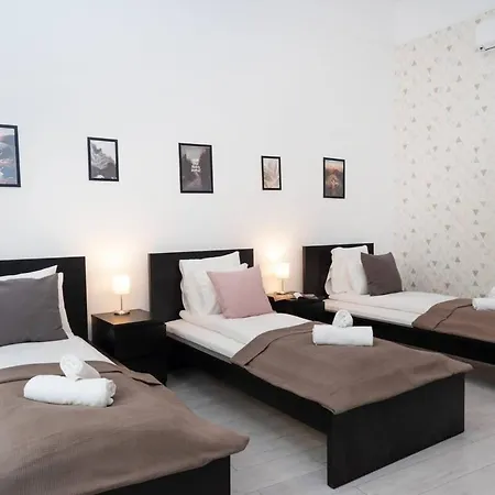 Central And New Design Apartment Budapest Exterior photo