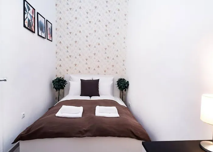 Central And New Design Apartment