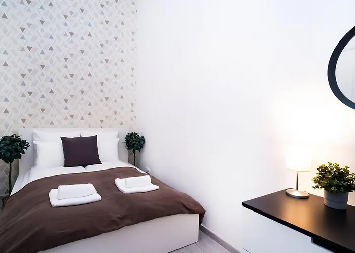 Central And New Design Apartment